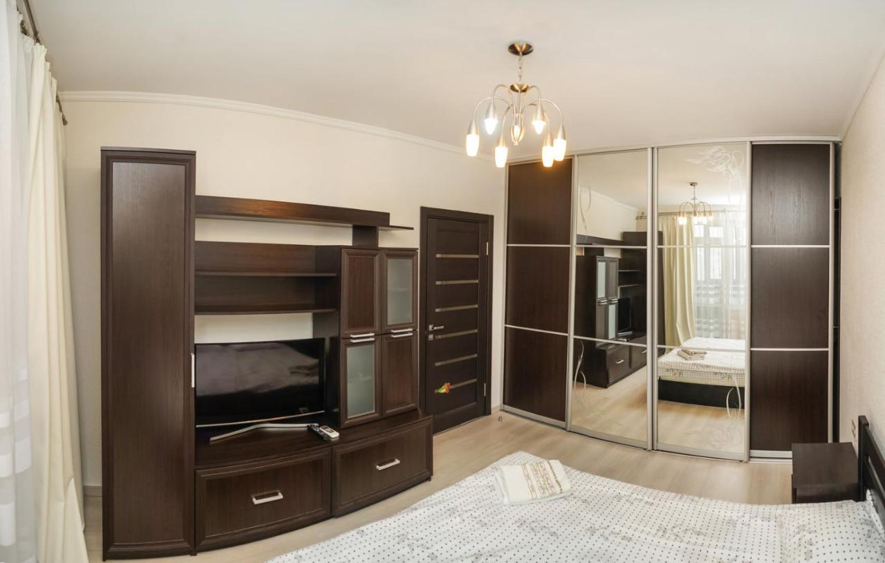 Kyiv Apartment On Chornovola 27 Esterno foto